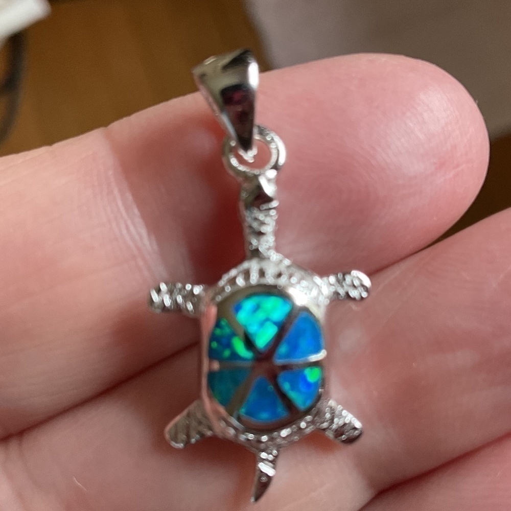 STERLING SILVER 925 BLUE AUSTRALIAN OPAL TORTOISE PENDANT​​